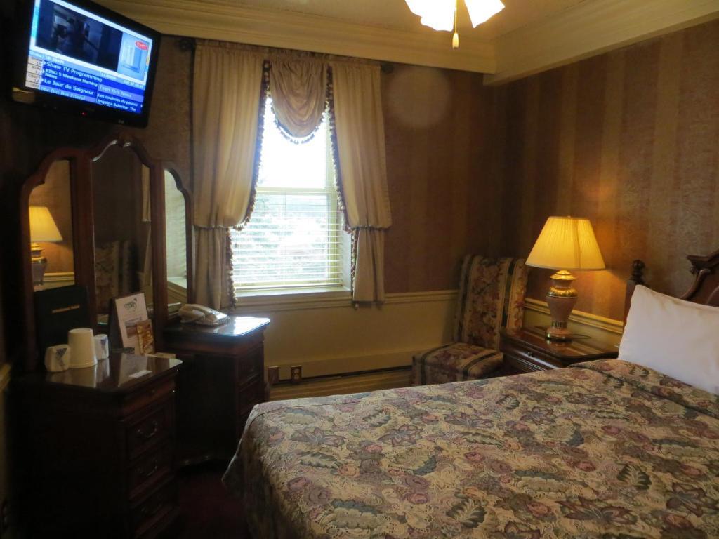 Athabasca Hotel Джаспер Номер фото