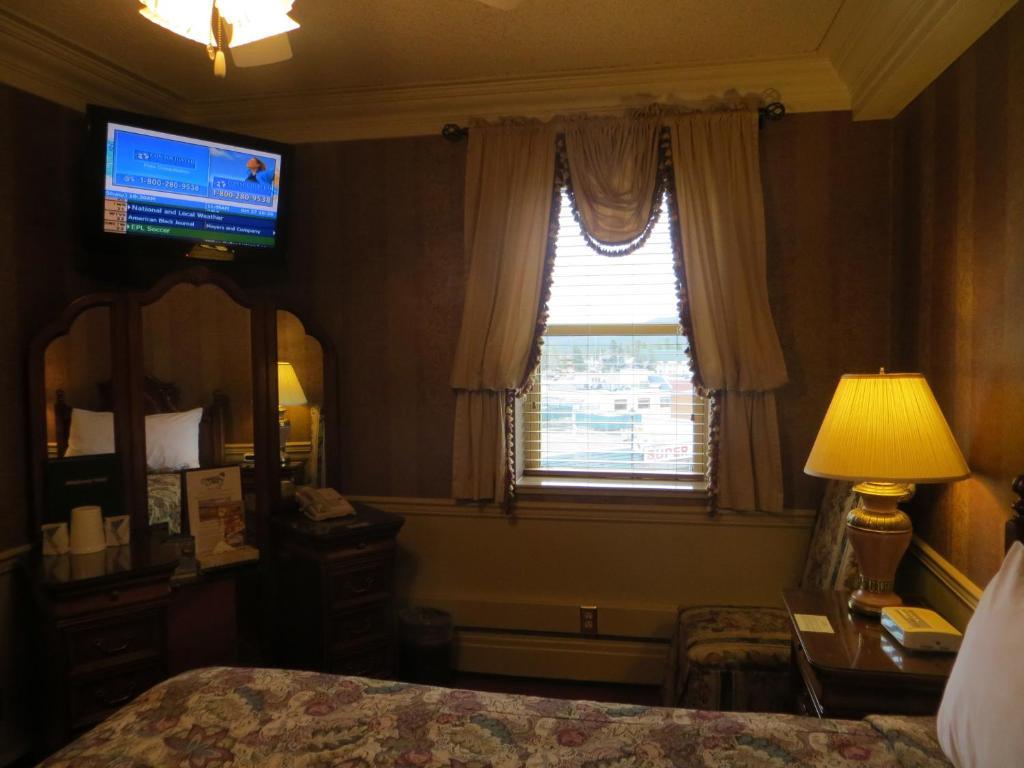 Athabasca Hotel Джаспер Номер фото